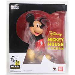 DISNEY MICKEY MOUSE MODERN FIGURE.