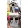 Image 1 : 4 TIER CAT TREE 2 TONED, WITH ATTACHED HOUSE