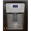 Image 2 : GE FRENCH DOOR STAINLESS STEEL FRIDGE WITH WATER &