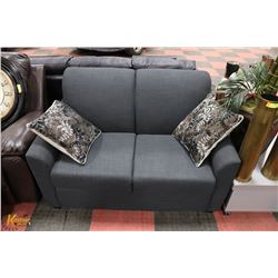 NEW GREY FABRIC LOVE SEAT WITH ACCENT CUSHIONS 59"