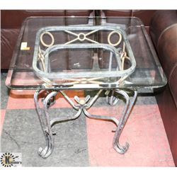 METAL TABLE, 26"X22"