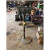 Image 2 : Walker Turner Drill Press