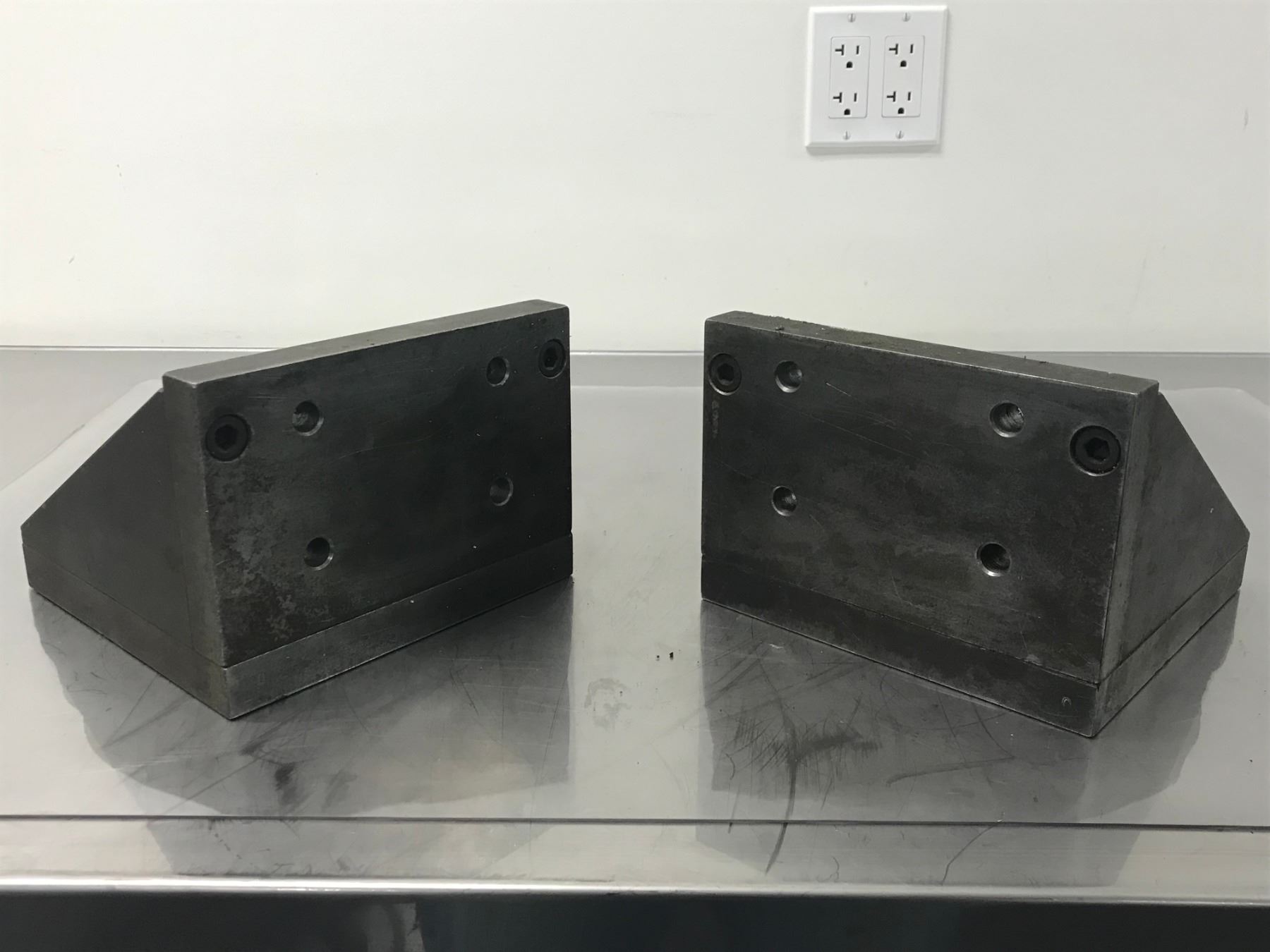 LOT OF 8 1 4 X 6 X 8 90 ANGLE PLATES BTM Industrial lot-of-8-1-4-x-6-x-8-90-angle-plates-btm-industrial