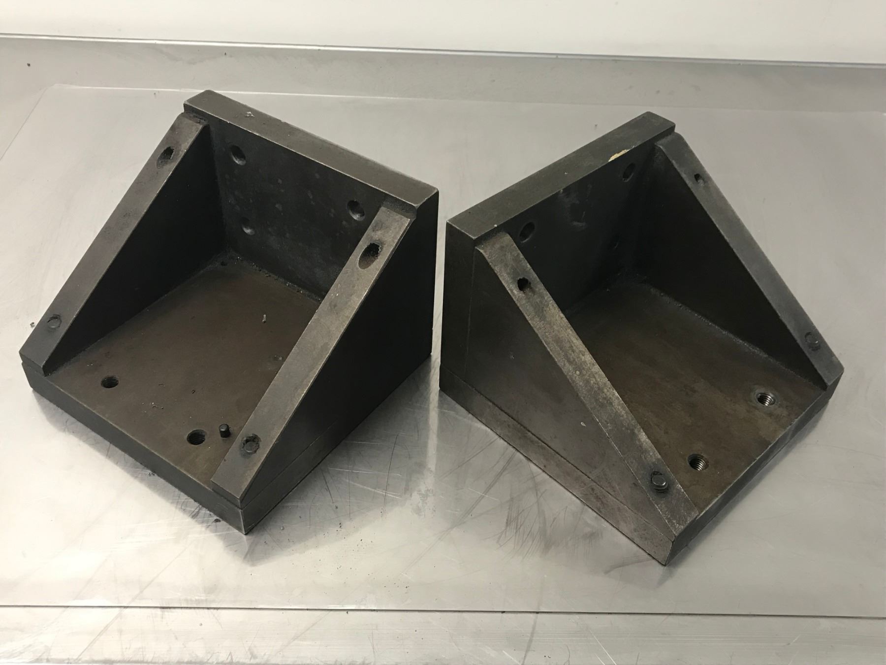 LOT OF 8 1 4 X 6 X 8 90 ANGLE PLATES BTM Industrial lot-of-8-1-4-x-6-x-8-90-angle-plates-btm-industrial