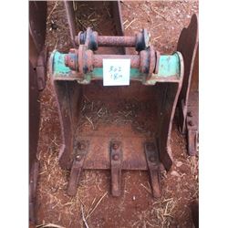 CAT 302 Bucket 18"