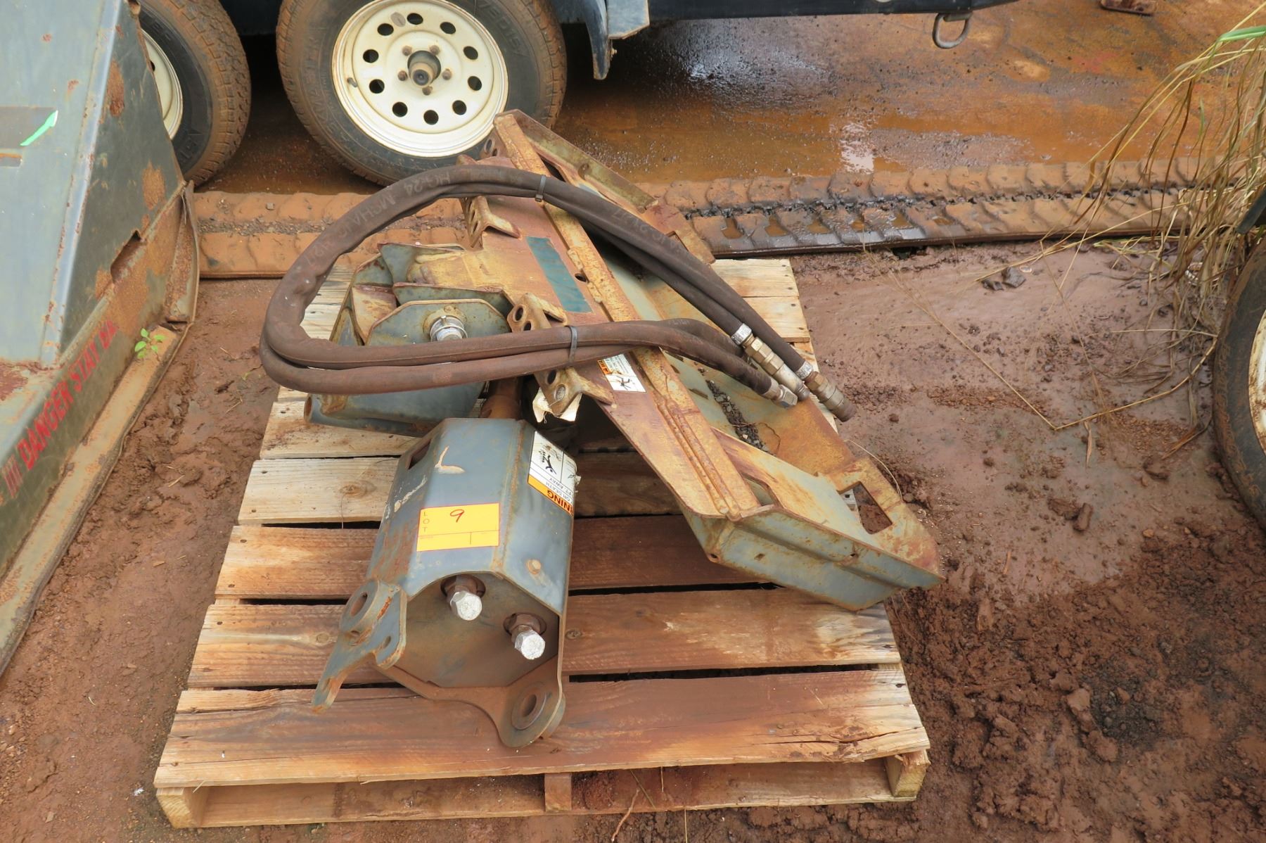 Skidsteer Auger Attachment (Motor Bad) - Oahu Auctions