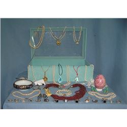 Large collection of vintage jewelry