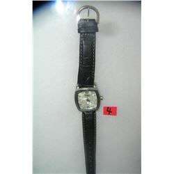 Fashion style wrist watch with black leather band
