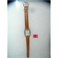Fashion style wrist watch with brown leather band