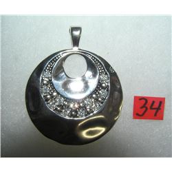 Quality necklace pendant on silver based metal