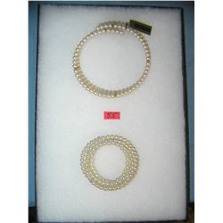 Quality pearl costume jewelry choker and bracelet