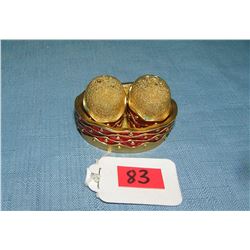 salt and pepper shaker set in basket