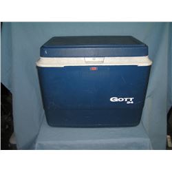 Large Gott number 34 beach or picnic cooler