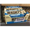 Image 2 : Lot of Hershey's Cookies n' Creme Candy Bars (36 x 43g)