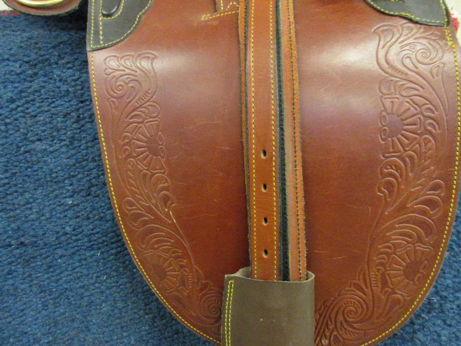 Australian Saddle Outback Saddle Co Since 1985 15" Seat All Original Good Condition