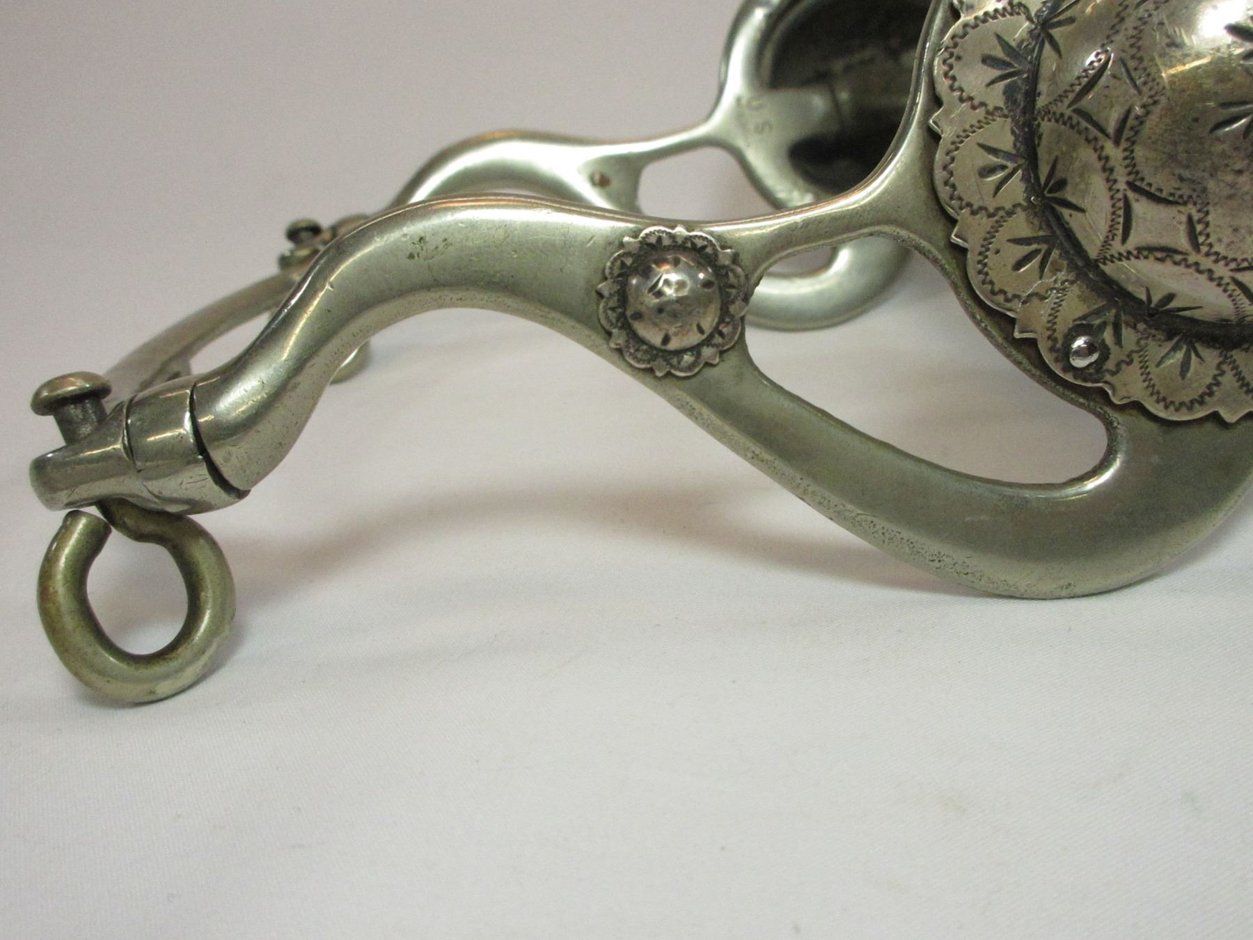 DE Walker Visalia Saddle with Tapaderos - Antiques Roadshow DE Walker Visalia Saddle with Tapaderos - Antiques Roadshow