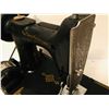 Image 2 : SINGER FEATHERLIGHT SEWING MACHINE