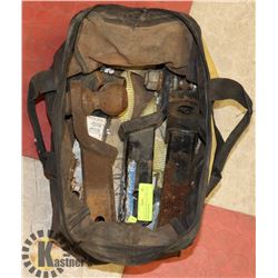 DEWALT BAG WITH HITCHES, TOW ROPE AND MORE