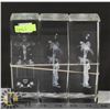Image 1 : LOT OF 3 CRYSTAL DISPLAYS