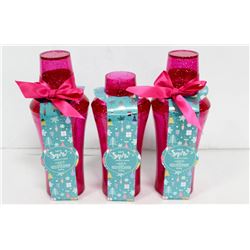 3 LET IT SNOW BATH FIZZER SHAKER.