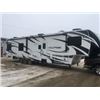 Image 4 : 2013 DUTCHMAN VOLTAGE V3818 44FT TOY HAULER
