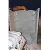 Image 2 : OUTSIDE LIQUIDATION - LOT OF 2 DAMAGED FIBREGLASS