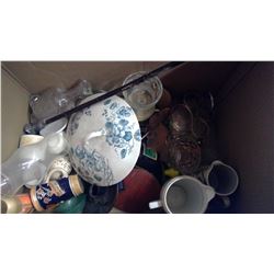 LOT OF ASSORTED COLLECTIBLES (GLASSWARE, ETC.)
