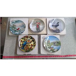 LOT OF FIVE DECORATIVE PLATES
