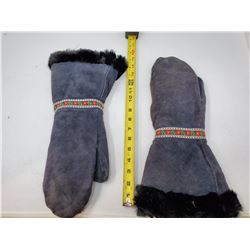 PAIR OF WINTER GLOVES (NEED REPAIR)