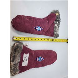 PAIR OF WINTER GLOVES (NEED REPAIR)