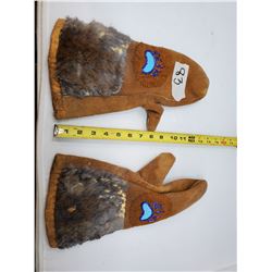PAIR OF WINTER GLOVES (NEED REPAIR)