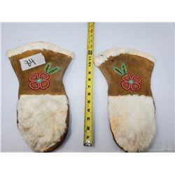 PAIR OF WINTER GLOVES (NEED REPAIR)