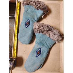 PAIR OF WINTER GLOVES (NEED REPAIR)