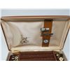 Image 5 : VINTAGE CASE WITH JEWELRY