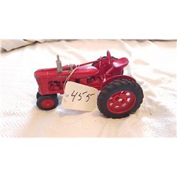McCORMICK FARMALL 1:16 SCALE TRACTOR