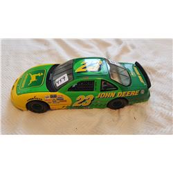 JOHN DEERE RACE CAR (1:18 SCALE)