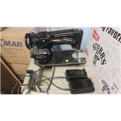 SINGER SEWING MACHINE