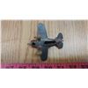 Image 6 : 3 METAL TOY PLANES - TOOTSIE TOY, BARCLAY, UNKNOWN HEAVIER, OLD ORIGINAL LOCKING WHEELS