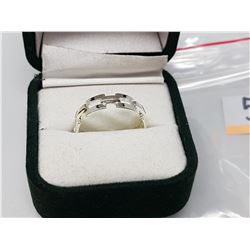 SILVER RING SIZE 7 (MSRP $40)