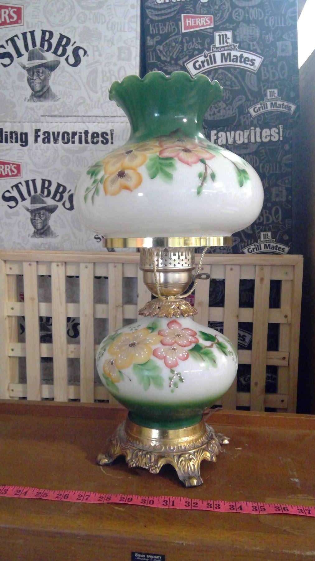 WORKING ELECTRIC TABLE LAMP WITH CHIMNEY