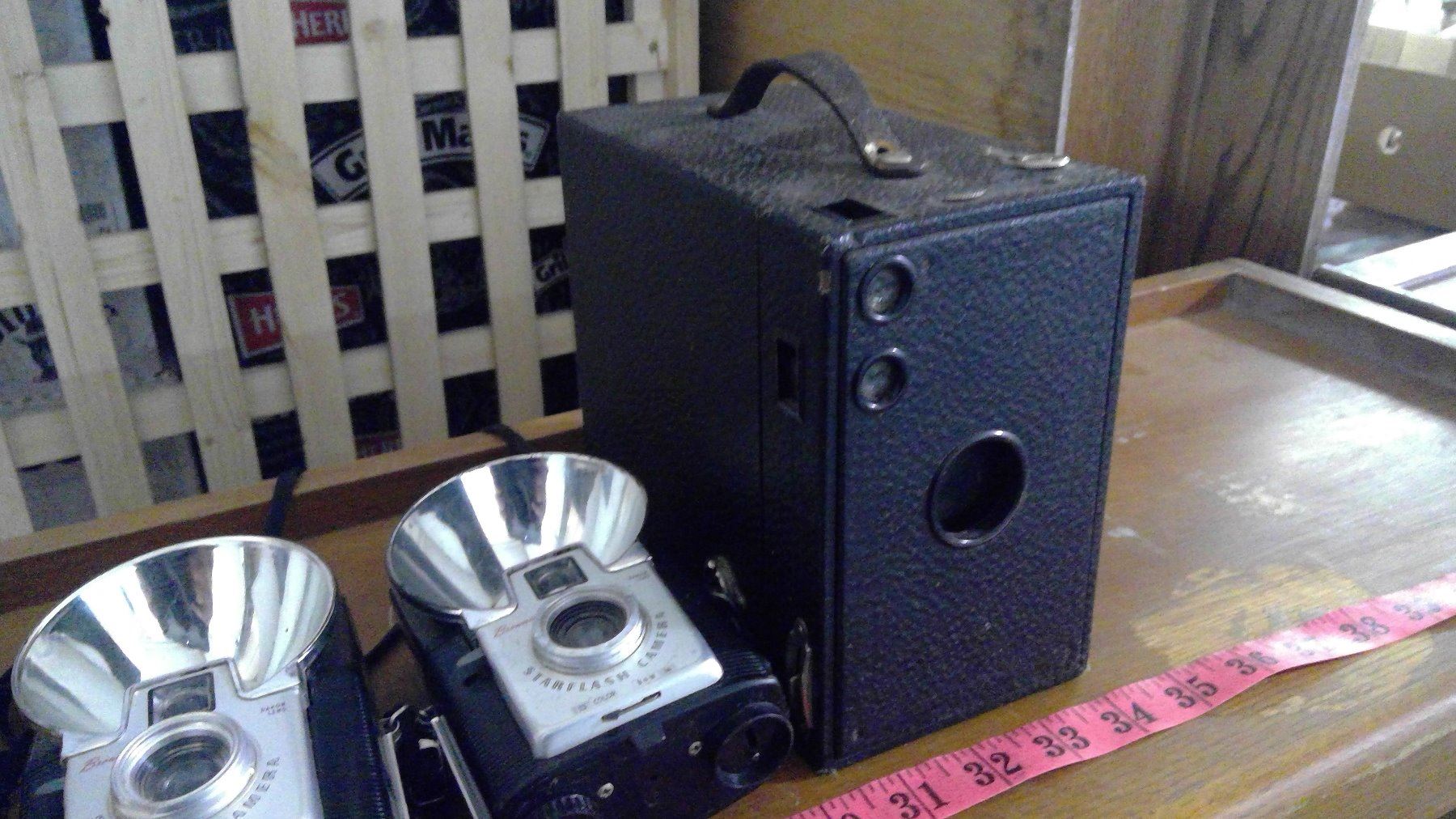 BOX CAMERA AND 2 STAR FLASH CAMERAS - Schmalz Auctions