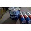 Image 2 : GULF GREASE TIN AND 3 TUBES AMACO GREASE