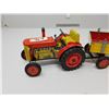 Image 2 : VINTAGE TIN TRACTOR & TRAILER 1:16