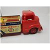 Image 3 : VINTAGE WYANDOTTE PLASTIC/TIN TOW TRUCK