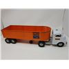 Image 1 : STRUCTO WHITE CAB GRAIN HAULER