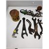 Image 4 : VINTAGE WRENCHES AND PLAINER