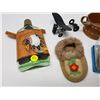 Image 2 : LOT OF COLLECTIBLES (AIRPLANE, MOCCASIN, ETC.)