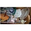 Image 3 : LOT OF ASSORTED PLATES, CUPS, TRAY, ETC.