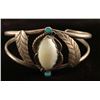 Image 2 : Navajo Mother of Pearl Cuff