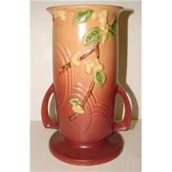 ROSEVILLE SNOWBERRY, 1946 VASE